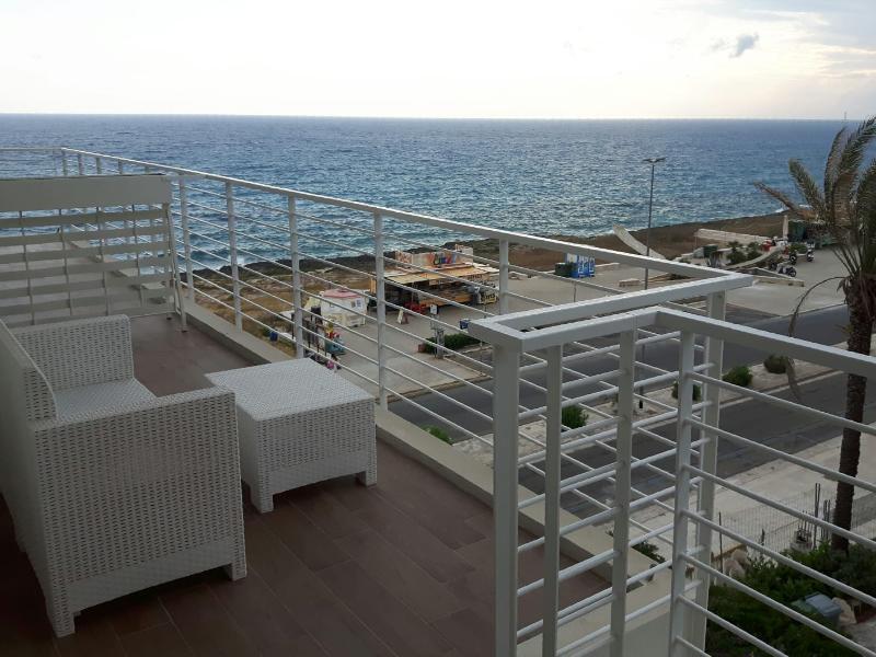 Spuma Di Mare Aparthotel Галиполи Екстериор снимка