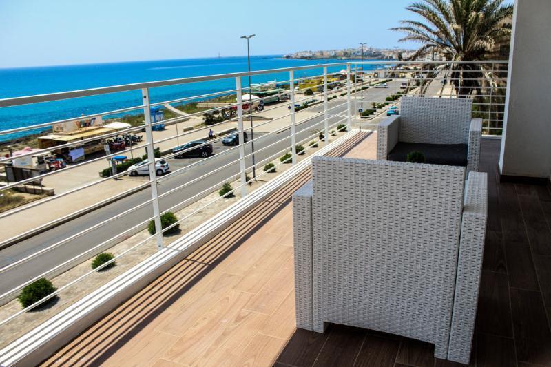 Spuma Di Mare Aparthotel Галиполи Екстериор снимка