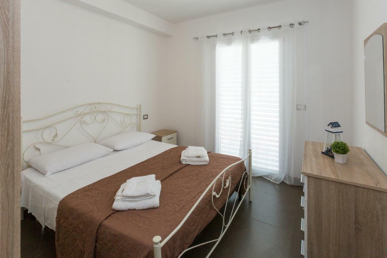 Spuma Di Mare Aparthotel Галиполи Екстериор снимка