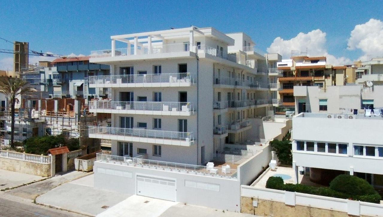Spuma Di Mare Aparthotel Галиполи Екстериор снимка